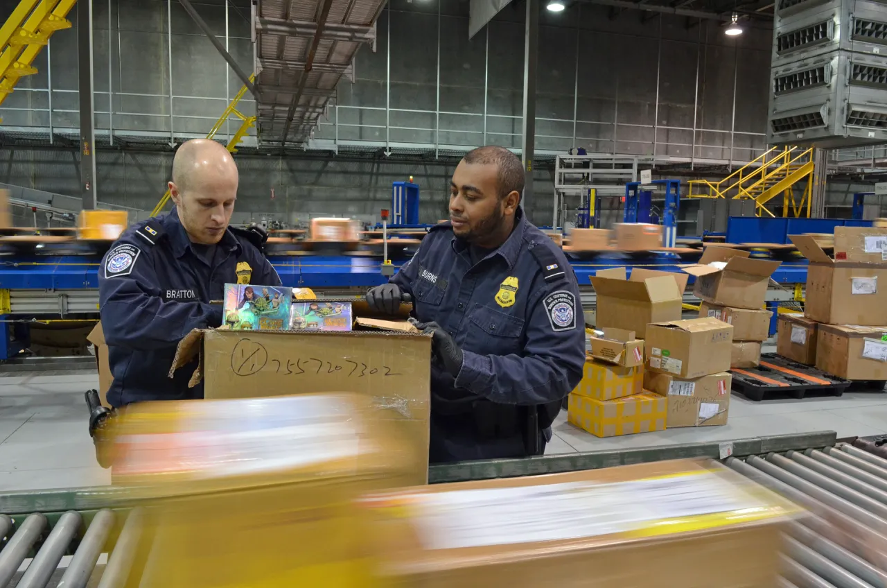 De Minimis Tariffs Explained: What the Court Ruling Means for Presidential Trade Power