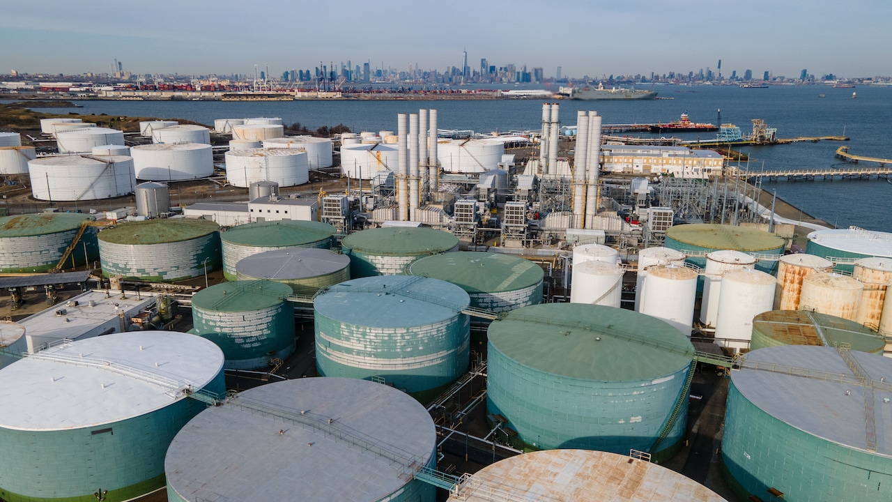 Home Heating Oil Reserves and Presidential Power