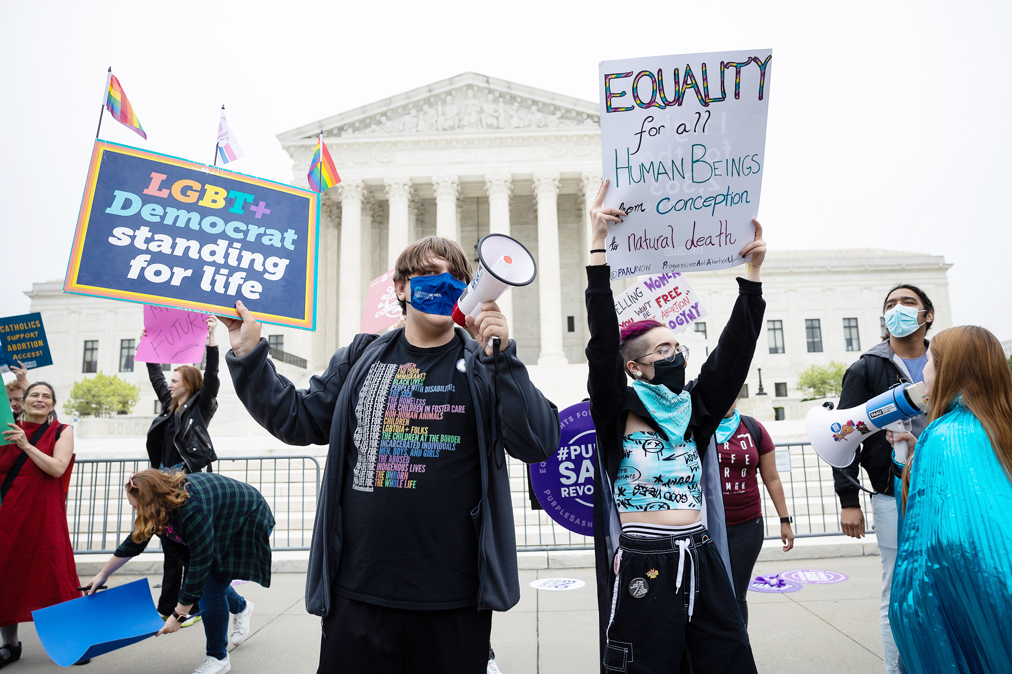 anti-abortion protesters in front of the Supreme Court